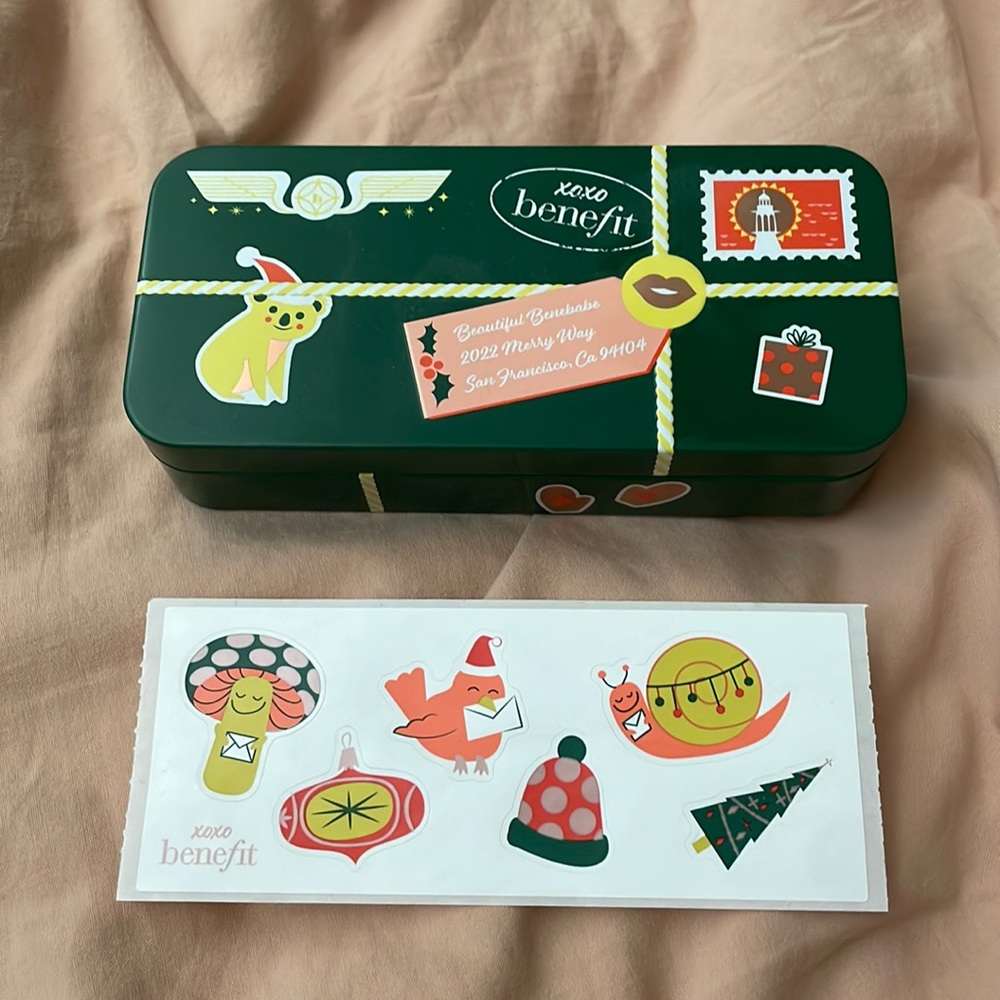 Benefit collector tin